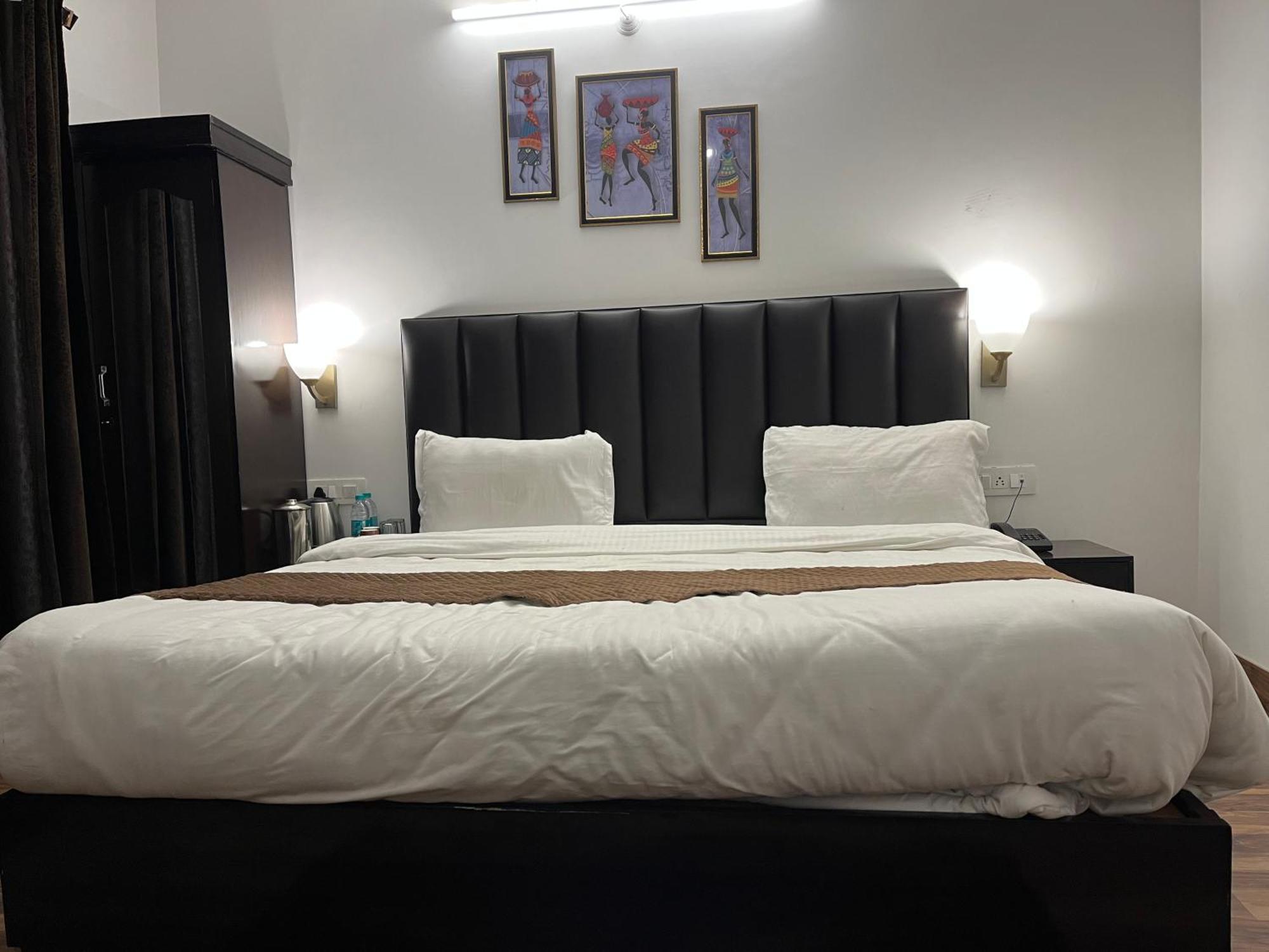 Cedar Woods Resort By Heyan Hotels Nainital Buitenkant foto